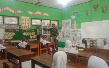 Pastikan MBG Bermanfaat, Babinsa di Bondowoso Ikut Terjun hingga Pelosok 7 Pastikan MBG Bermanfaat, Babinsa di Bondowoso Ikut Terjun hingga Pelosok