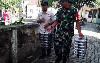 Pastikan Distribusi MBG Aman, Serda Didit Jalan Kaki Ke Siswa Penerima Manfaat 5 Pastikan Distribusi MBG Aman, Serda Didit Jalan Kaki Ke Siswa Penerima Manfaat