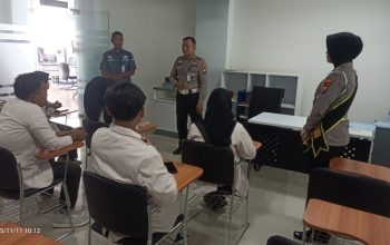 Satlantas Polres Sumenep Beri Penyuluhan SOP Pelayanan Satpas di Kampus Uniba 3 Satlantas Polres Sumenep Beri Penyuluhan SOP Pelayanan Satpas di Kampus Uniba