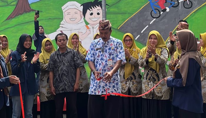 Aksi Peduli Pendidikan, Sulap Sekolah dengan Mural Cantik, Mahasiswa UTM Siap Menjadi Agent Of Change Melalui Penerapan Mata Kuliah Pancasila