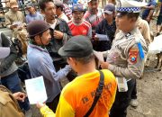 Satgas Operasi Zebra Semeru 2025 Gaungkan Keselamatan Berkendara di Pasar Hewan Trenggalek