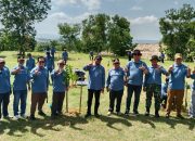 Gandeng DLH Sumenep, SKK Migas-KKKS Medco Energy Madura Offshore Pty Ltd Tanam 1.300 Bibit Pohon 9 Gandeng DLH Sumenep, SKK Migas-KKKS Medco Energy Madura Offshore Pty Ltd Tanam 1.300 Bibit Pohon