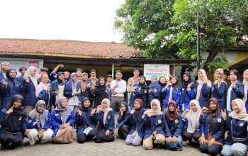 Menggerakkan Pancasila dari Kampus ke Desa, Pengabdian Mahasiswa Sastra Inggris UTM di TK Dharma Wanita Persatuan 02 Telang