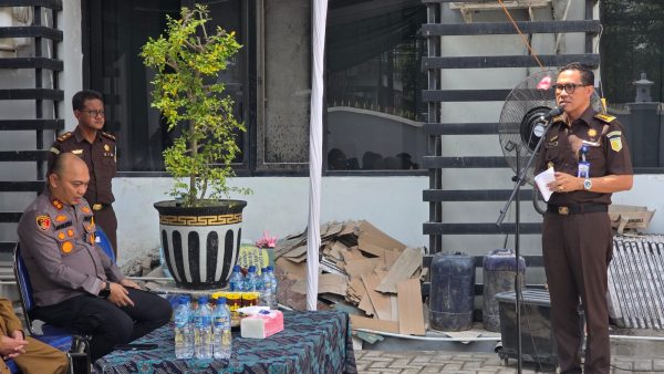 Kejari Sumenep Musnahkan Barang Bukti 53 Perkara Inkracht