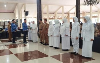 Perkuat Layanan Kesehatan di Puskesmas, Pemkab Berikan 10 Mobil Ambulan