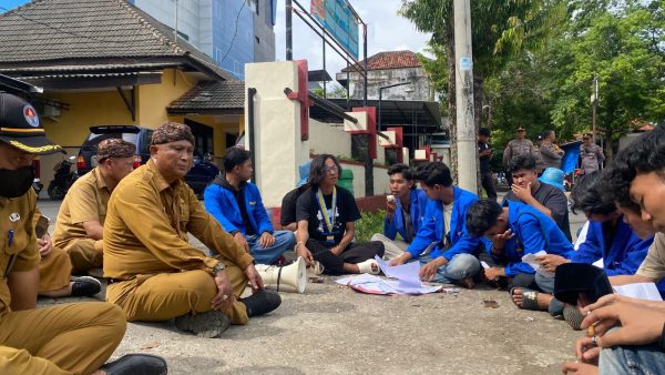 Kepala Disbudporapar Sumenep Tinggalkan Massa Aksi PMII UNIBA Madura, Mahasiswa Ancam Demo Besar-besaran