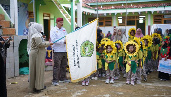 Penghujung Tahun 2025, Ponpes Darul Ulum Gelar Class Meeting Diiringi Parade Unik