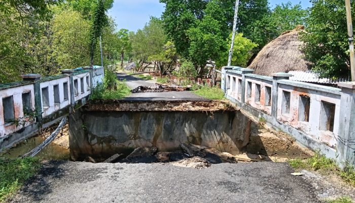 PUTR Sumenep Tak Kunjung Pastikan Jadwal Pembangunan Jembatan Ambruk Giligenting