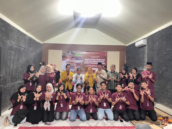Penutupan KKN Unija Sumenep di Desa Pasongsongan Berlangsung Khidmat dan Penuh Kebersamaan