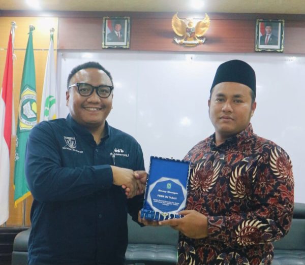 FEBIS IAI Tabah Gelar Studium Generale tentang Green Economy dan Sharia Compliance