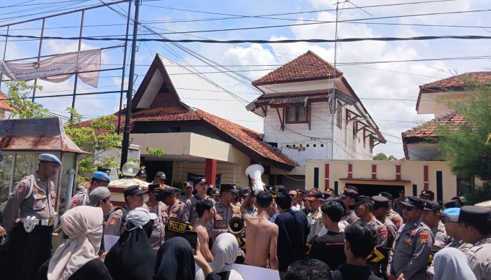 HIMPASS Soroti Dugaan Penyelewengan Bansos PKH di Kepulauan Sapeken, Agen Bank Diduga Tahan Kartu Warga