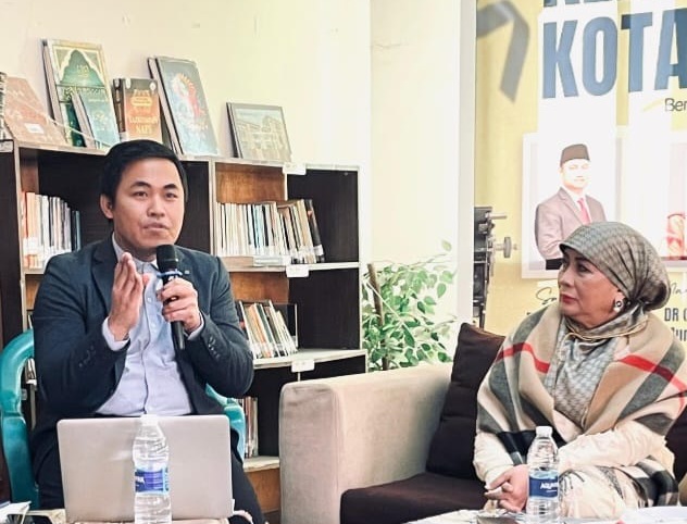 Buku Puisi "Keagungan Kota Suci" Diluncurkan di Kairo Mesir, Halimah Munawir: Ini adalah Manifestasi Syukur dan Perayaan atas Perjalanan Hidup yang Panjang