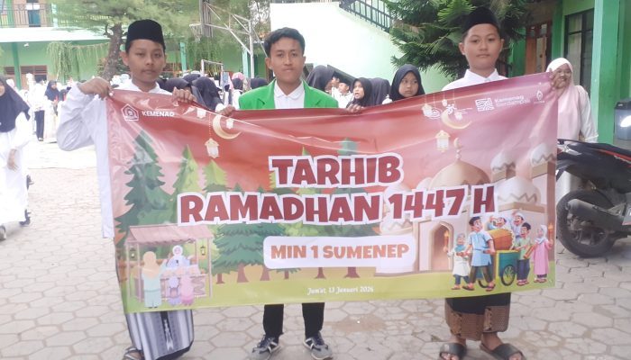 PPL STIT Aqidah Usymuni Berpartisipasi dalam Tarhib Ramadan MIN 1 Sumenep, Dikemas Jalan Sehat dan Drumband