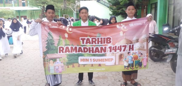 PPL STIT Aqidah Usymuni Berpartisipasi dalam Tarhib Ramadan MIN 1 Sumenep, Dikemas Jalan Sehat dan Drumband