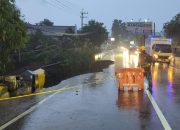 Hujan Deras Picu Jembatan Sukowiryo Ambruk, Akses Jalan Bondowoso - Jember Ditutup Total 9 Hujan Deras Picu Jembatan Sukowiryo Ambruk, Akses Jalan Bondowoso - Jember Ditutup Total