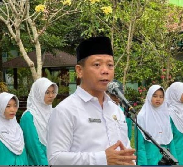 Sambut Bulan Suci Ramadan 1447 H, MTsN 2 Kediri Gelar Apel dan Pawai Ta’aruf