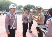 Kenaikan Pangkat dan PTDH Warnai Upacara Polres Sumenep, Kapolres: Penghargaan dan Sanksi Harus Berjalan Seimbang