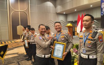 Polres Trenggalek Raih Penghargaan Pos Pelayanan Nataru Terbaik Kedua dari Polda Jatim 3 Polres Trenggalek Raih Penghargaan Pos Pelayanan Nataru Terbaik Kedua dari Polda Jatim