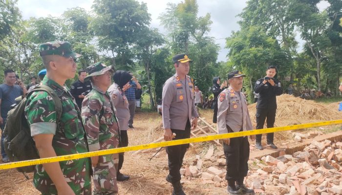 Ledakan Diduga Mercon Hancurkan Rumah Warga di Batuputih Sumenep, Dua Orang Terluka