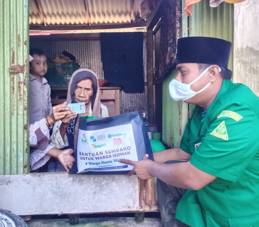 GUSDURian Peduli Sumenep Salurkan Bantuan Sembako di Pulau Sapeken