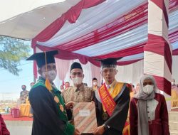 Rapat Senat Terbuka STKIP PGRI Sumenep, Muhammad Romli, S.Pd Dinobatkan sebagai Wisudawan Berprestasi