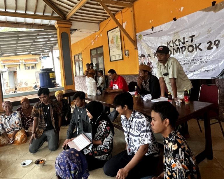 Dibalik Manfaat Batok Siwalan, Kelompok 29 ABDIMAS UTM Menciptakan Inovasi Briket Siwalan