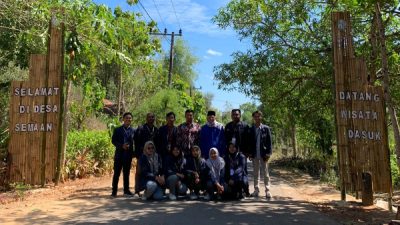 Pengabdian Masyarakat Kelompok 48, Membangun Gapura untuk Meningkatkan Identitas Desa Wisata