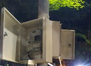 Melanggar ! Dishub Pamekasan Pastikan Instalasi Listrik Nempel ke Tiang PJU Pemerintah di Monumen Arek Lancor Tak Ada Izin