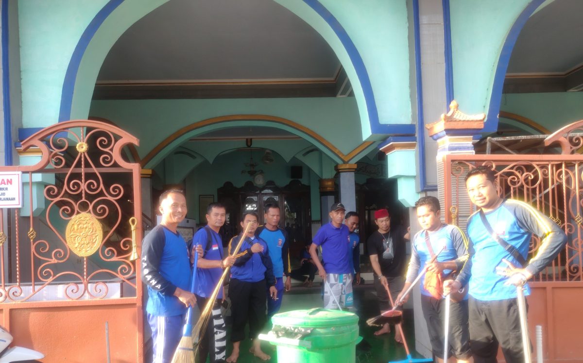 Jelang Ramadhan 2024, Tagana Sumenep Gelar Baksos Bersih-bersih Masjid