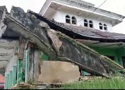 Atap Beton Masjid Baitul Falah di Sumenep Ambruk, Warga Bingung Tempat Ibadah Jelang Ramadhan