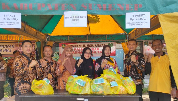 Jelang Lebaran, 100 Paket Sembako Murah Persembahan RSUD. dr. H. Moh. Anwar Sumenep
