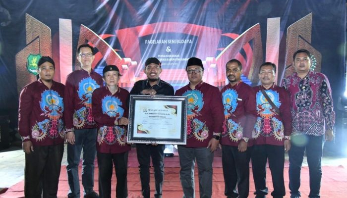 Mampu Menjaga Toleransi Beragama, Bupati Achmad Fauzi Dianugerahi Penghargaan oleh FKUB Sumenep