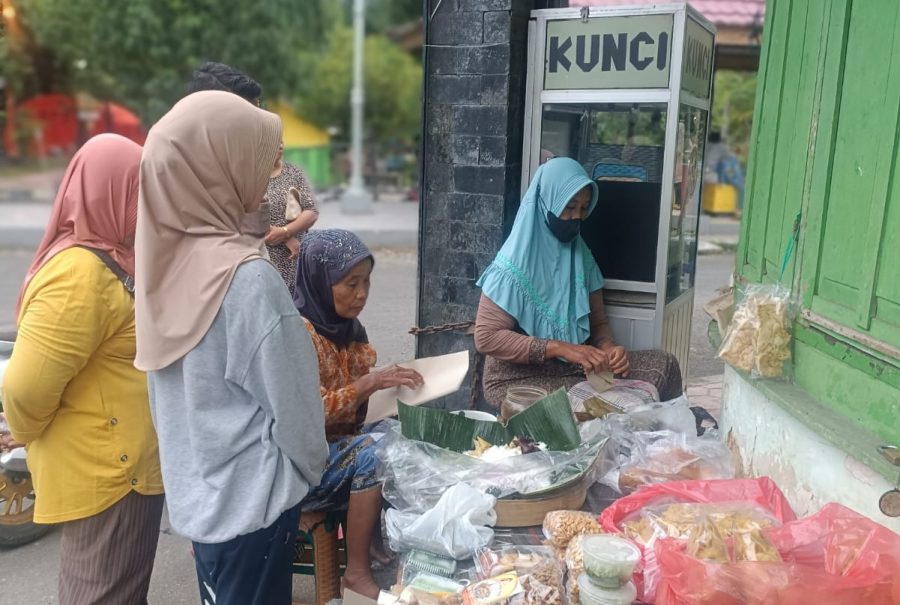 Lopis Bu’ Ni, Kuliner Khas Sumenep yang Manis Legit dan Melegenda