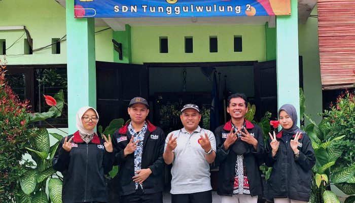 Meningkatkan Literasi Bahasa Inggris dengan Metode Permainan di SD Tunggulwulung 2