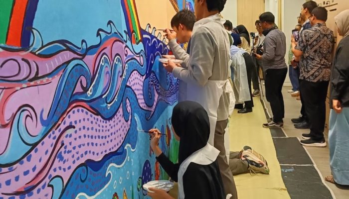 Merayakan 50 Tahun Tokio Marine Indonesia, 11 Seniman Individu Berkebutuhan Khusus Persembahkan Karya Mural Kolaboratif