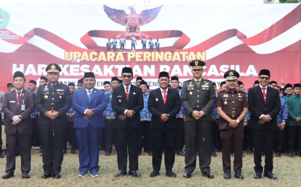 Bupati Pamekasan Ajak Masyarakat Hidup Rukun dan Mengamalkan Pancasila dalam Kehidupan Sehari-hari 1 IMG 20251121 141500
