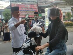 Ngalap Berkah Ramadhan, Kejari Sumenep Bagikan Ratusan Takjil Gratis