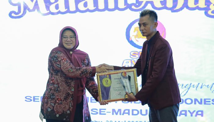 Dinilai Menjadi Pelopor Rokok Kretek Lokal Berdaya Saing Nasional, PR Mahaputra Nusantara Raih SMSI Award 2025
