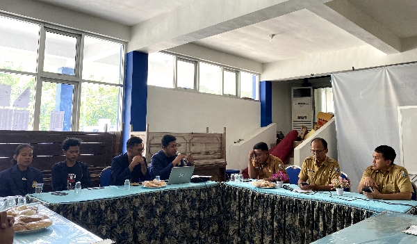 Pacu Pemberdayaan UMKM di Desa Dharma Camplong, Abdimas UTM dan Karang Taruna Tunas Muda Kunjungi Diskoperindag Sampang