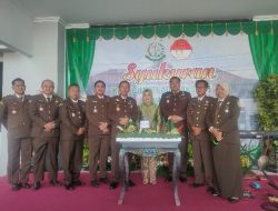 Syukuran dan Potong Tumpeng Puncaki Peringatan Hari Bhakti Adhyaksa ke-63 di Kejari Sumenep