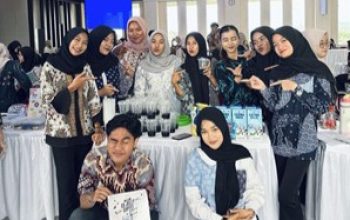 Praktikum Matakuliah Praktik Kewirausahaan Prodi PGSD Gelar Bazar Kewirausahaan