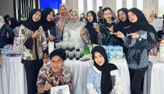 Praktikum Matakuliah Praktik Kewirausahaan Prodi PGSD Gelar Bazar Kewirausahaan