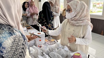 Praktikum Matakuliah Praktik Kewirausahaan Prodi PGSD Gelar Bazar Kewirausahaan 3 Praktikum Matakuliah Praktik Kewirausahaan Prodi PGSD Gelar Bazar Kewirausahaan