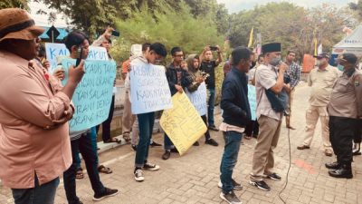 Tuntut Hak Regulasi Penyewa Toko di Pasar Anom Sumenep, FMSP Gelar Aksi Demo di Kantor Diskoperindag