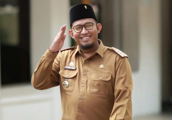 Upaya Bupati Achmad Fauzi usulkan 5.000 Tenaga Honorer Menjadi PPPK Paruh Waktu 1 Upaya Bupati Achmad Fauzi usulkan 5.000 Tenaga Honorer Menjadi PPPK Paruh Waktu