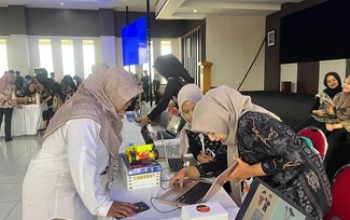 Praktik Matakuliah Inovasi Pembelalajaran Digital Prodi PGSD UMM Gelar Pameran Pembelajaran Digital: Merancang Pendidikan, Mengubah Peradaban 5 Praktik Matakuliah Inovasi Pembelalajaran Digital Prodi PGSD UMM Gelar Pameran Pembelajaran Digital: Merancang Pendidikan, Mengubah Peradaban