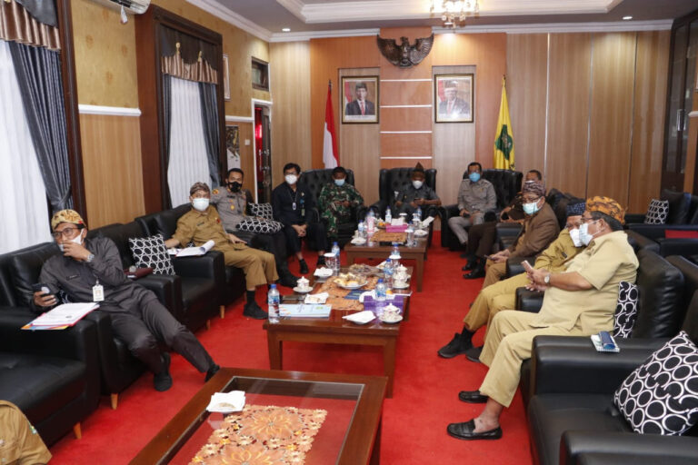 Sah.! Pilkades Serentak di Kabupaten Sumenep Resmi Ditunda 5 Sah.! Pilkades Serentak di Kabupaten Sumenep Resmi Ditunda